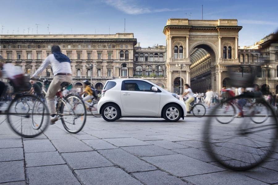  Toyota iQ 2008 года  (фото 167 из 225)